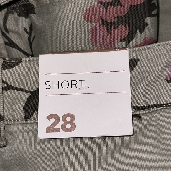 Lane Bryant Green Floral Shorts - Picture 7 of 11